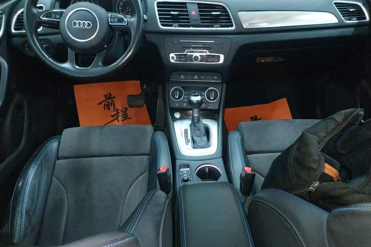 Used Audi Q3 2017 40 TFSI quattro all-wheel-drive sport model
