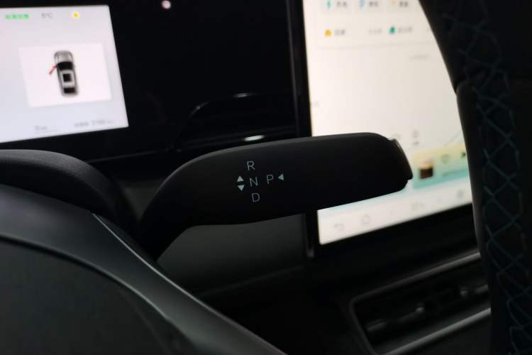 TDK.VehicleDetails.img