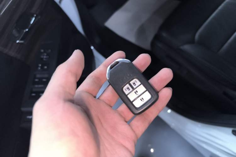 Used Honda Elysion 2016 2.4L Supreme Edition
