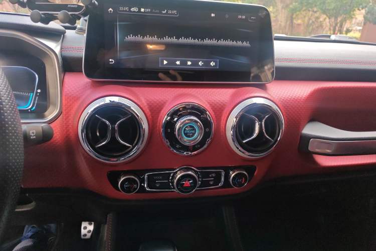 Used BAIC Off-Road BJ40 2018 PLUS 2.3T Automatic Four-Wheel Drive Flagship Version China V Emission Standard
