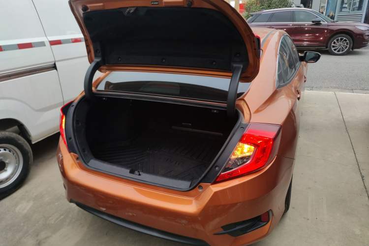 Used Honda Civic 2016 220TURBO CVT Luxury Edition