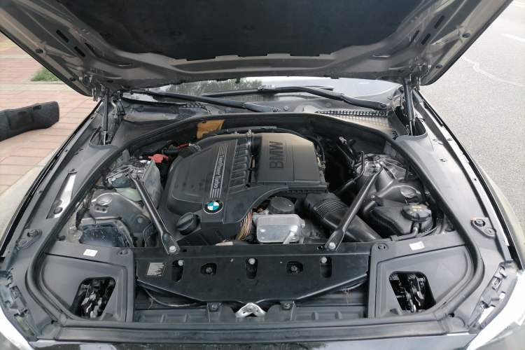 Used BMW 5 Series 2014 535Li Leading Model
