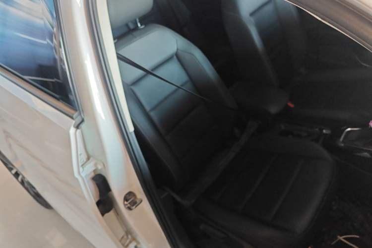 Used Volkswagen T-ROC 2019 280TSI DSG Two-Wheel Drive Comfort Version China VI Standard
