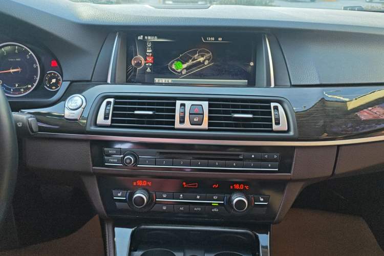 Used BMW 5 Series 2014 525Li Luxury Design Package