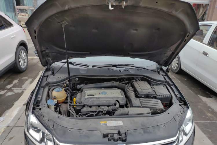 Used Volkswagen Magotan 2015 Facelift 1.8TSI Luxury Model
