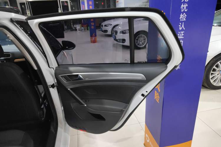 Used Volkswagen Golf 2018 230TSI Automatic Comfort Model
