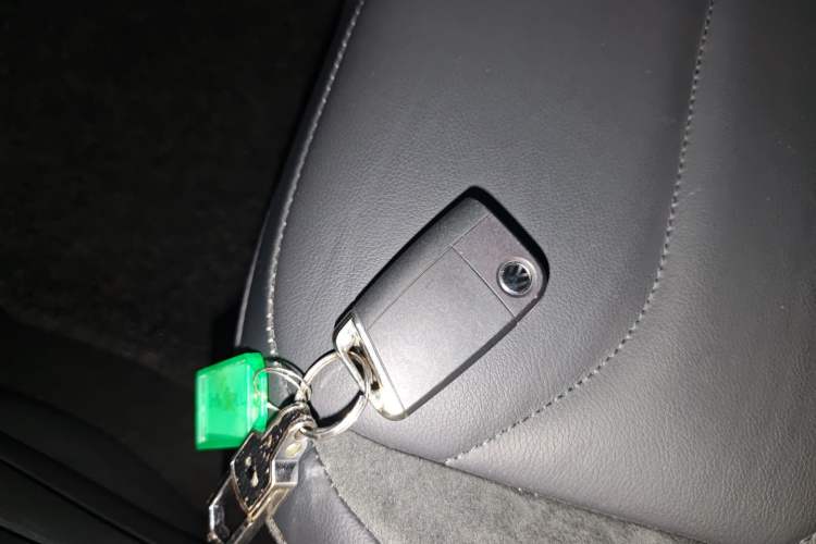 Used Volkswagen Tiguan L 2019 Revised 330TSI Automatic Two-Wheel Drive Smart & Luxury Edition China VI Standard
