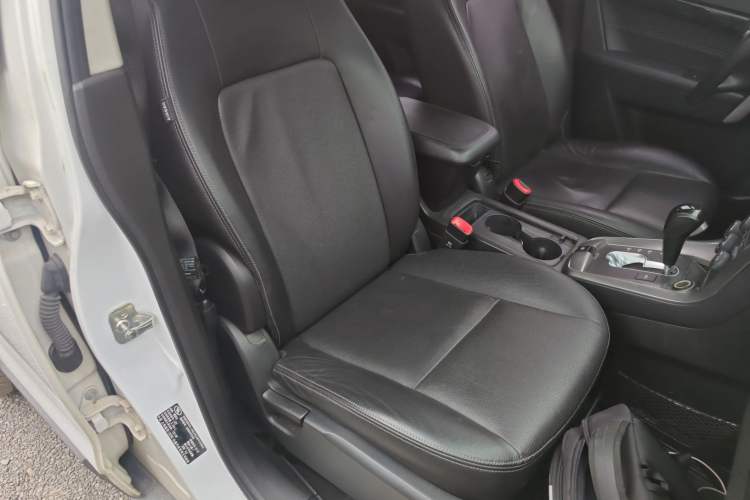 Used Chevrolet Captiva 2015 2.4L Two-Wheel Drive Urban Version 7 Seats
