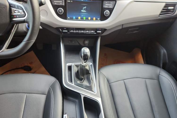 Used Geely Auto Vision X3 2019 Upgraded Model 1.5L Manual Elite Version
