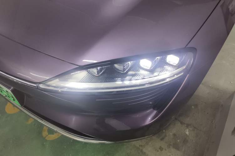 Used Hima Luxeed S7 2025 855 km Max
