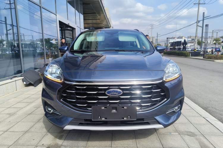 Used Ford Escape 2020 EcoBoost 245 Two-Wheel-Drive Titanium Edition