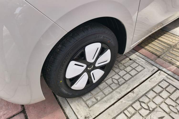 Used Wuling Hongguang MINIEV 2025 Four-Door Version Advanced Edition
