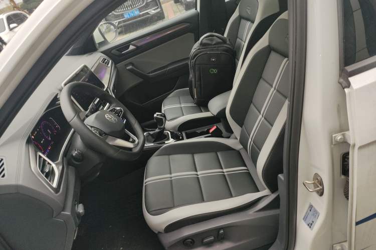 Used Volkswagen T-ROC 2025 300TSI DSG Two-Wheel Drive Chen Guang Edition
