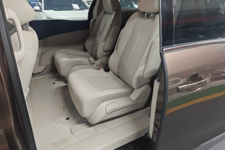 Used Buick GL8 2020 Land Cruiser Executive Class 652T Comfort Model
