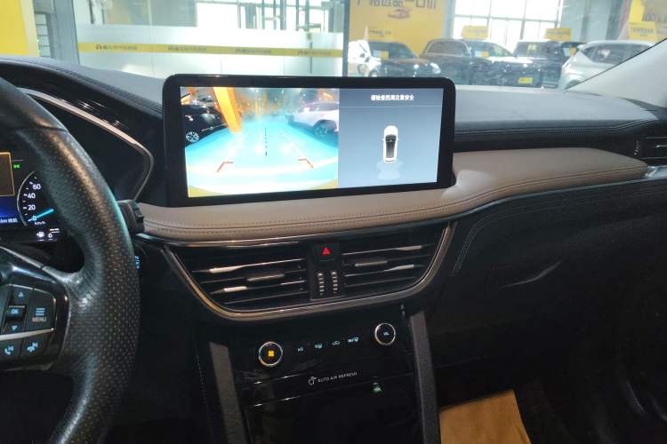 Used Ford Escape 2020 EcoBoost 245 Two-Wheel-Drive Titanium Edition
