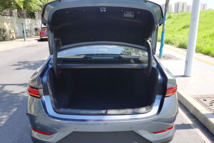 Used BYD Qin PLUS 2025 DM-i Smart Drive 55KM Leading Model
