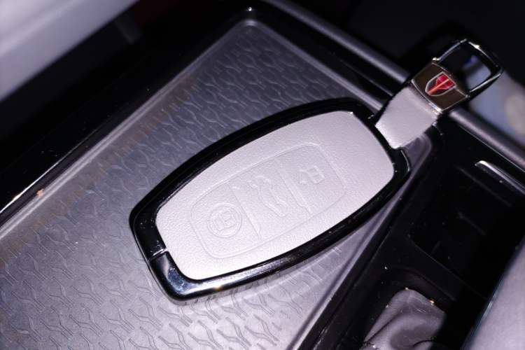 Used Hongqi E-QM5 2023 620km PLUS
