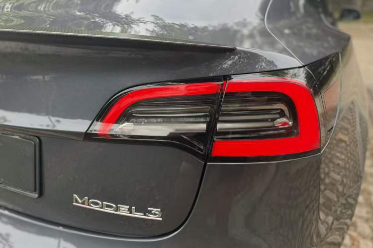 Used Tesla Model 3 2021 Revised Version II – Performance High-Performance All-Wheel-Drive Edition
