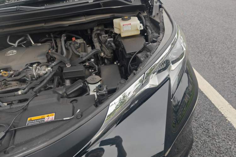 Used Toyota Sienna 2023 2.5L Hybrid Comfort Edition
