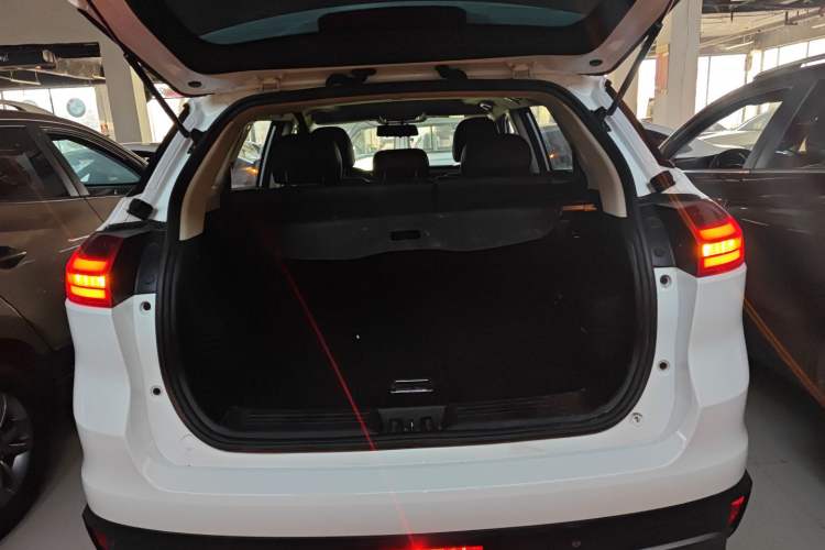 Used Geely Auto Emgrand X7 Sport 2020 1.8TD DCT Two-Wheel Drive Smart Connect 4G-Enabled Version
