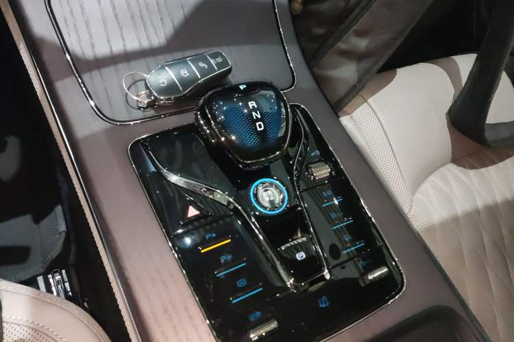 Used BYD Han 2025 EV with 701 km of Laser Radar-Enabled Intelligent Driving
