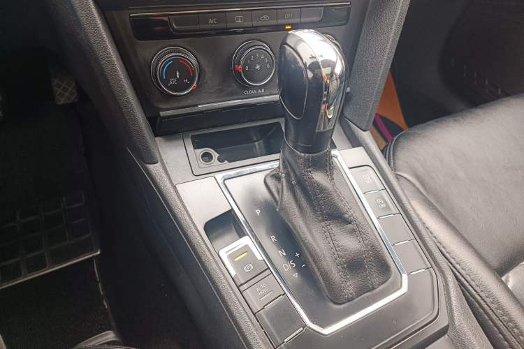 Used Volkswagen Lamando 2017 230TSI DSG Fashion Edition
