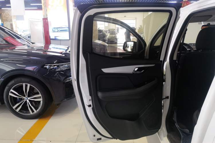 Used Isuzu JLM 2022 2.8T Classic Diesel Two-Wheel Drive Comfort Version with Standard Wheelbase – JE493ZLQ6E
