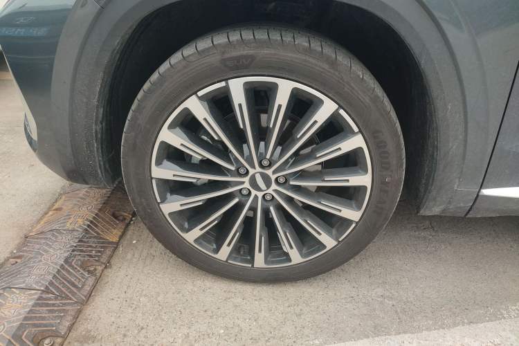 Used Geely Auto Monjaro L 2025 Dongfang Yao 2.0TD Automatic Lanxing Edition
