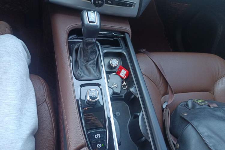 Used Volvo XC90 2019 T5 Zhiyi Edition 5-Seater China VI Standard
