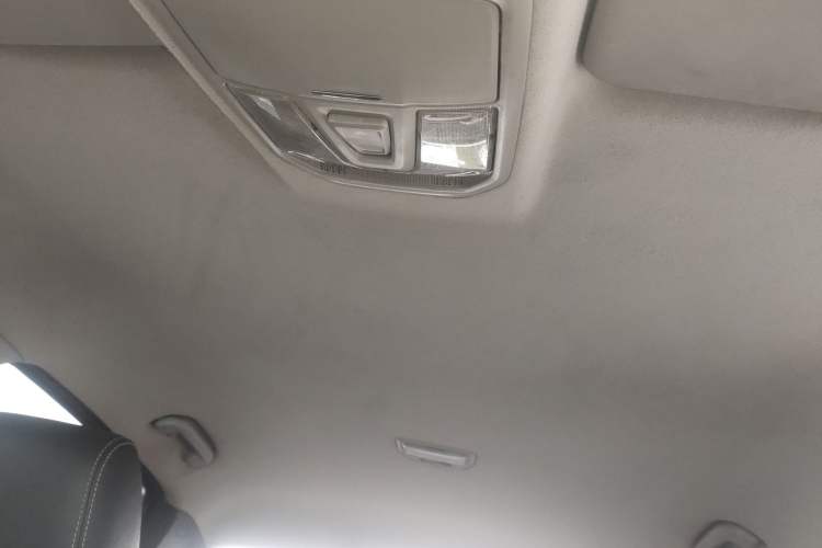 Used SAIC MAXUS T70 2019 2.0T Diesel Manual Two-Wheel Drive Comfort Version Standard Box High Chassis