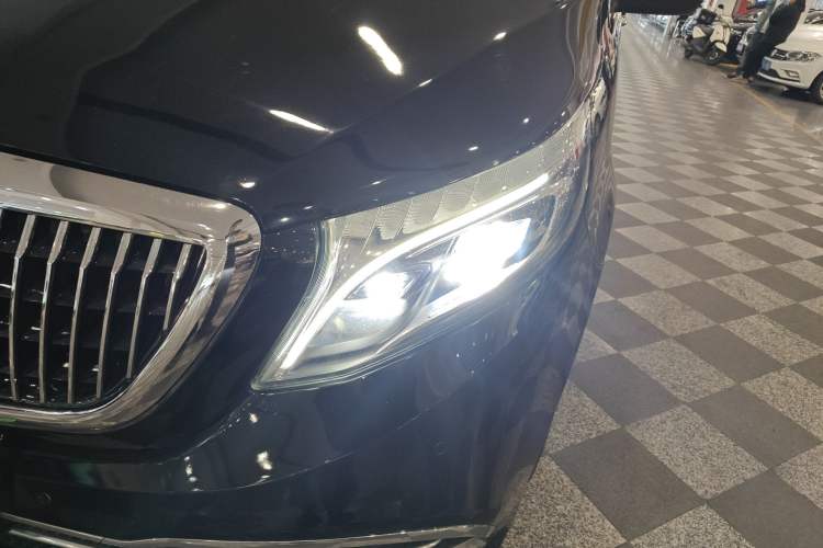 Used Mercedes-Benz V-Class 2018 V 260 Avantgarde Edition China VI