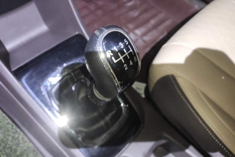 Used Baojun 310W 2017 1.5L Manual Fashion Model China V
