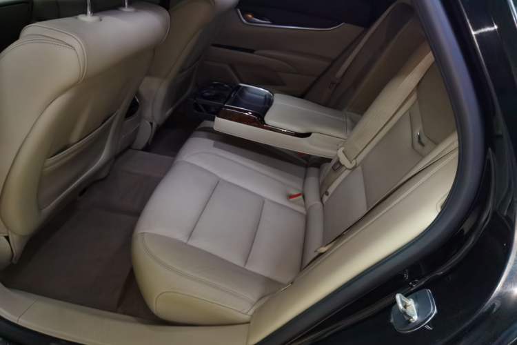 Used Cadillac XTS 2014 28T Comfort Version
