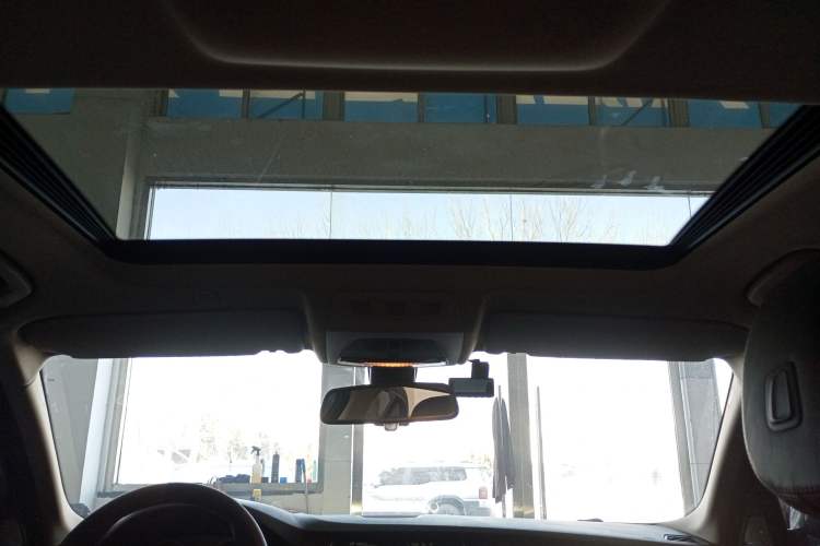 Used BMW 5 Series 2014 525Li Luxury Design Package
