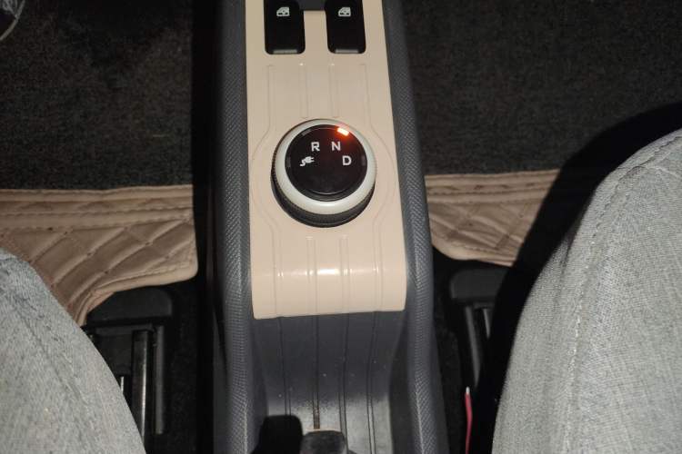 Used Wuling Hongguang MINIEV 2022 Macaron Premium Model – Lithium Iron Phosphate