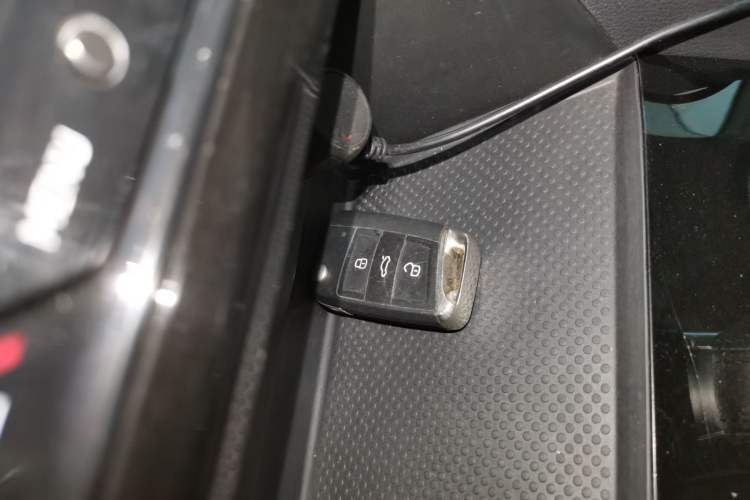 Used Volkswagen Tiguan L 2022 330TSI Automatic Two-Wheel Drive R-Line Enhanced Edition