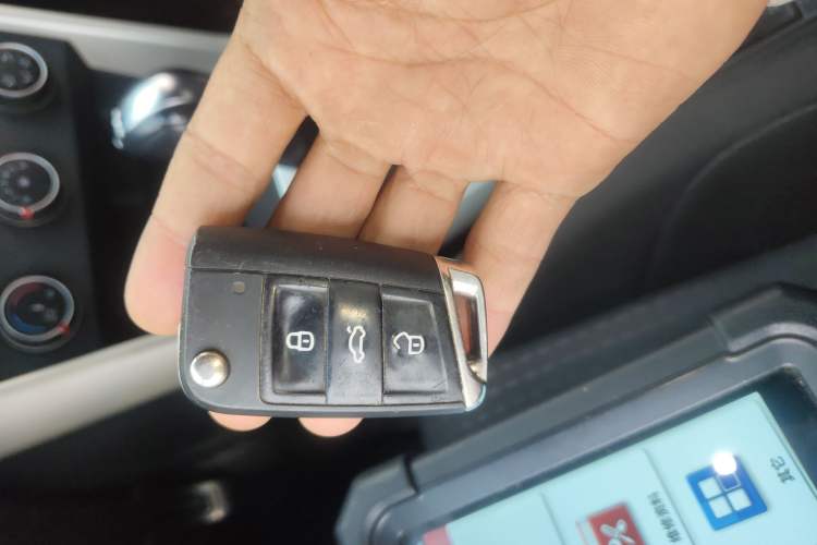 Used Volkswagen T-ROC 2018 230TSI DSG Two-Wheel Drive Fashion Edition China V Standard