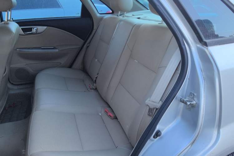 Used Buick Excelle 2013 1.5L Automatic Classic Model
