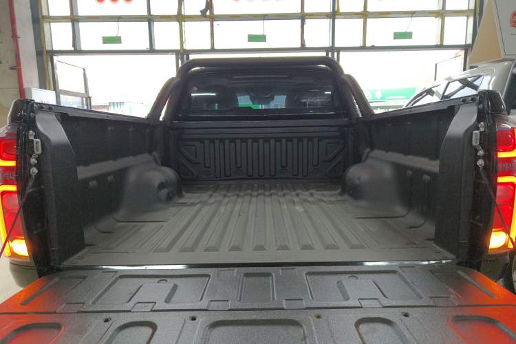 Used Great Wall Poer 2024 2.4T Commercial Version Automatic Diesel 4x4 Elite Edition
