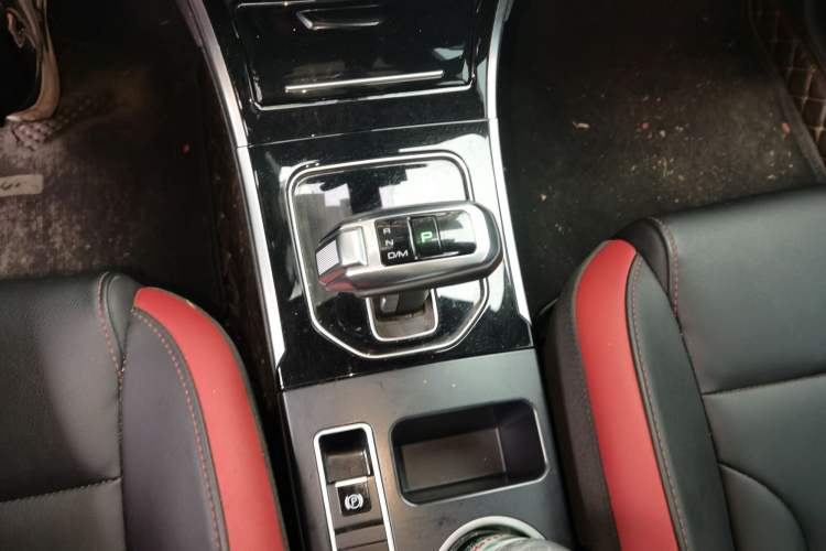 Used Haval H2 2018 Red-Label 1.5T Dual-Clutch Two-Wheel-Drive Luxury Model