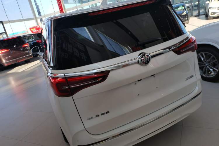 Used Buick GL8 2023 ES Lu Zun Deluxe Model
