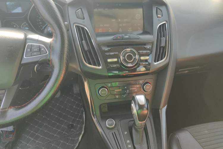 Used Ford Focus 2017 Sedan 1.6L Automatic Fashion Edition Smart Drive Version