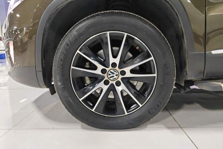 Used Volkswagen Tiguan 2015 1.8TSI Automatic Two-Wheel Drive Luxury Model