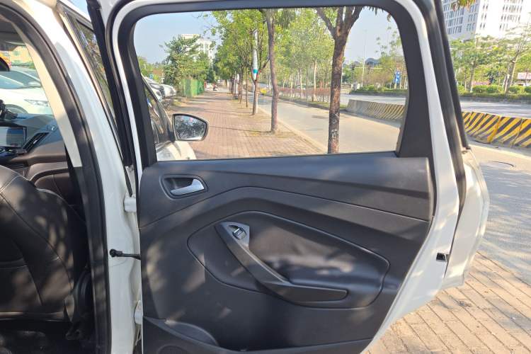 Used Ford Kuga 2017 EcoBoost 180 Two-Wheel-Drive Tiger Leap Model
