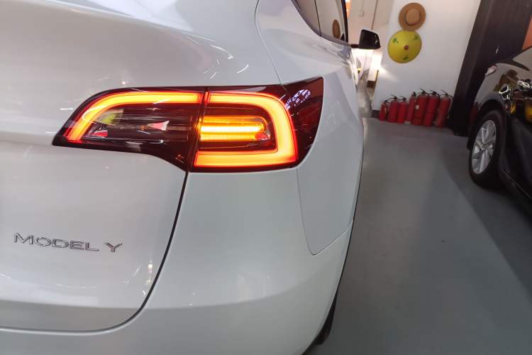 Used Tesla Model Y 2021 Long-Range All-Wheel-Drive Version