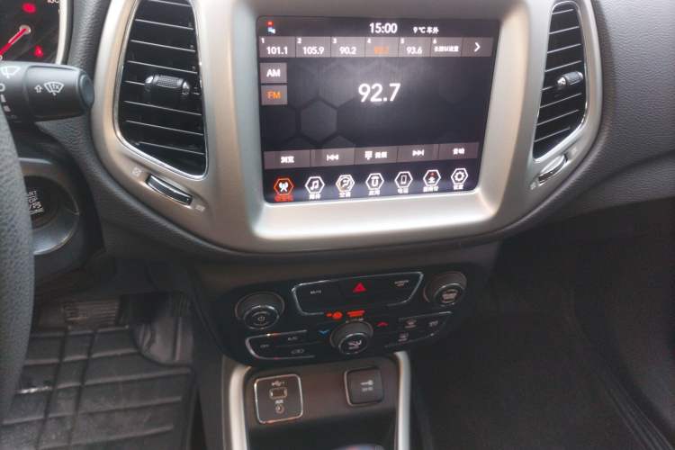 Used  Compass 2020 220T Automatic Leading Edition
