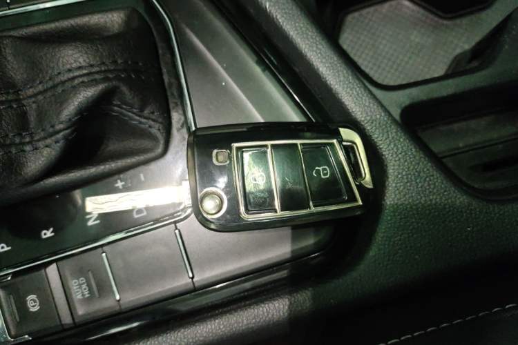 Used Volkswagen Tiguan L 2019 Updated Version 330TSI Automatic Two-Wheel Drive Panoramic Comfort Edition China VI Standard