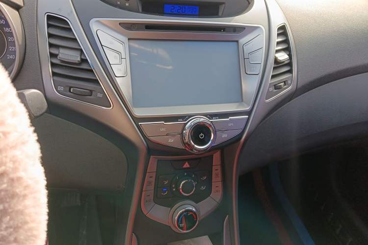 Used Hyundai Elantra (5th Generation / Langdong) 2015 1.6L Manual Fashion Edition
