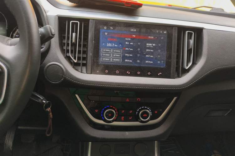 Used Isuzu JLM 2020 2.4T 4x4 Gasoline Leading-Edge GuoVI Ruimai S Standard Wheelbase 4K22D4T
