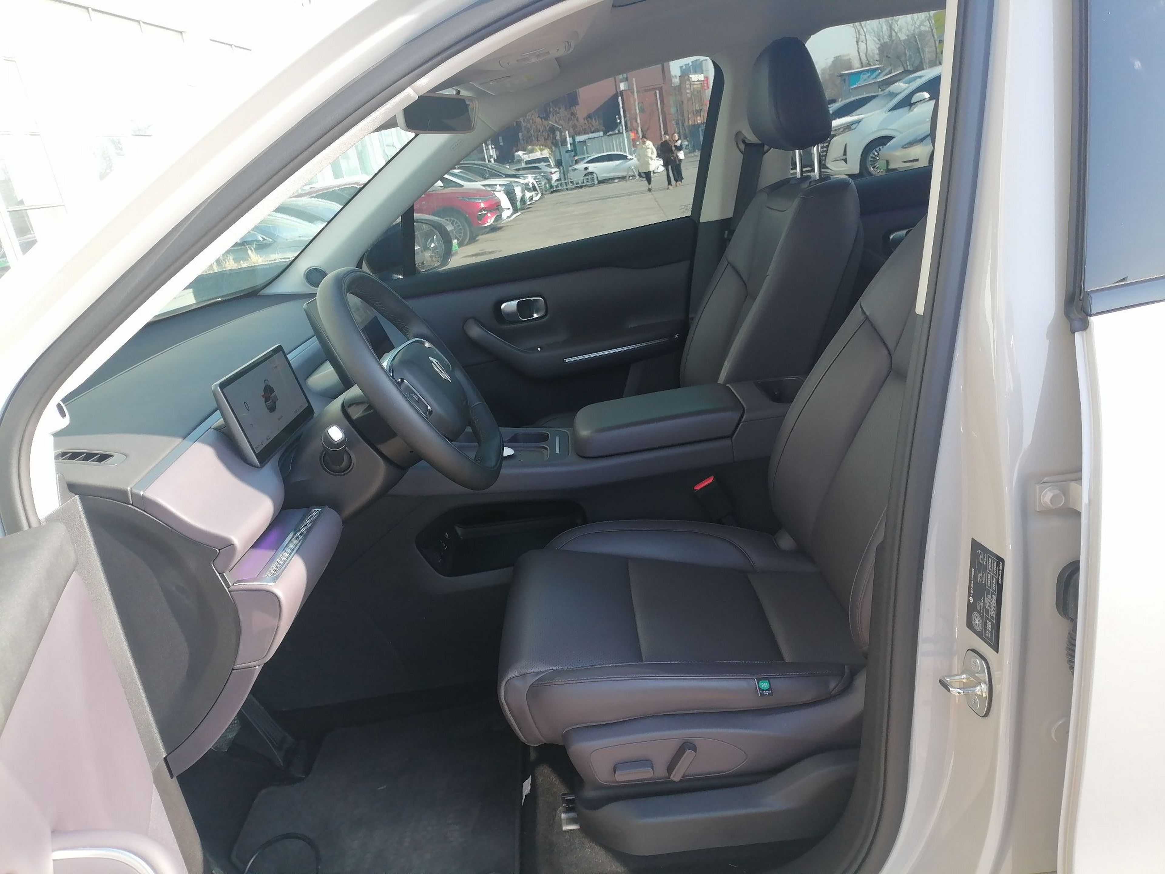 Переднее сиденье в автомобиле